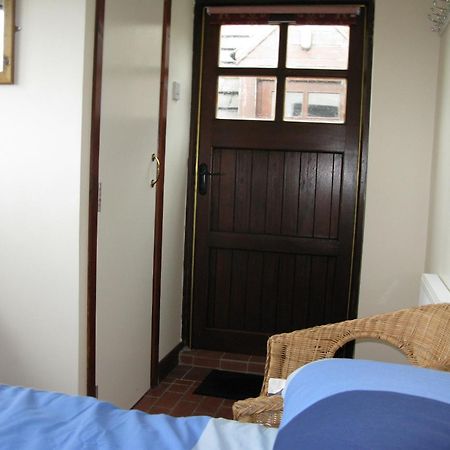 Aille River Tourist Hostel And Camping Doolin Rom bilde