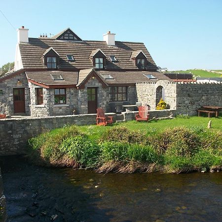 Aille River Tourist Hostel And Camping Doolin Eksteriør bilde