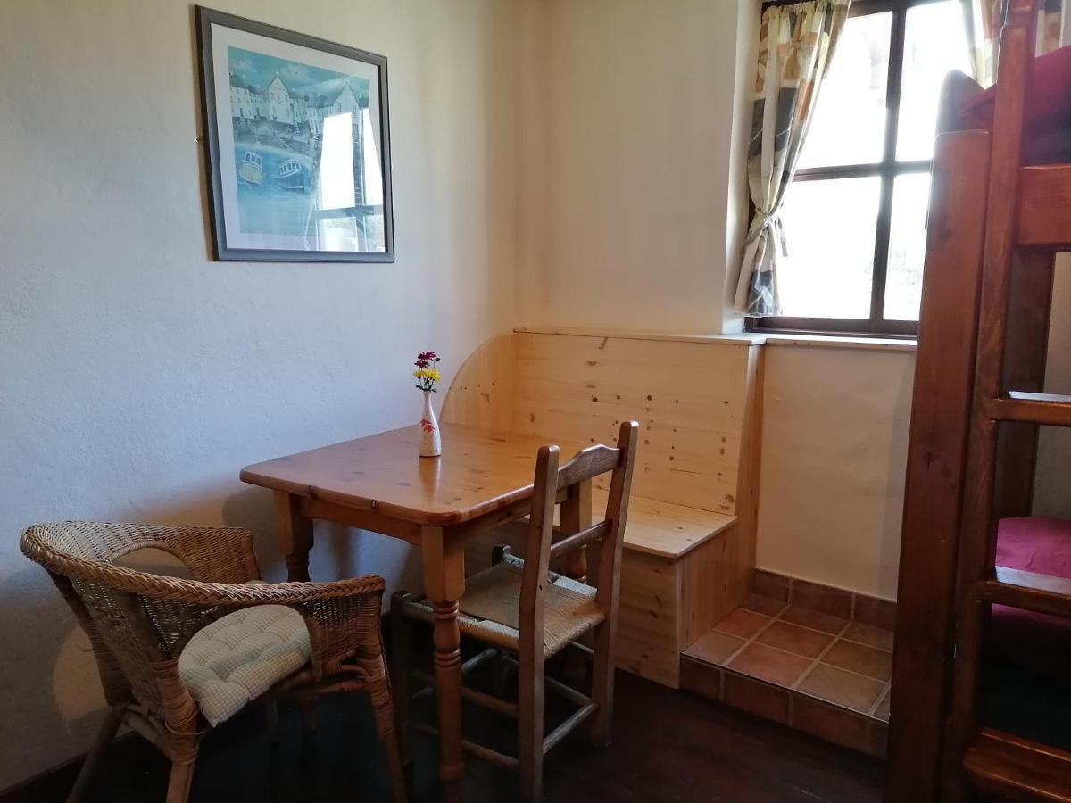 Aille River Tourist Hostel And Camping Doolin Eksteriør bilde
