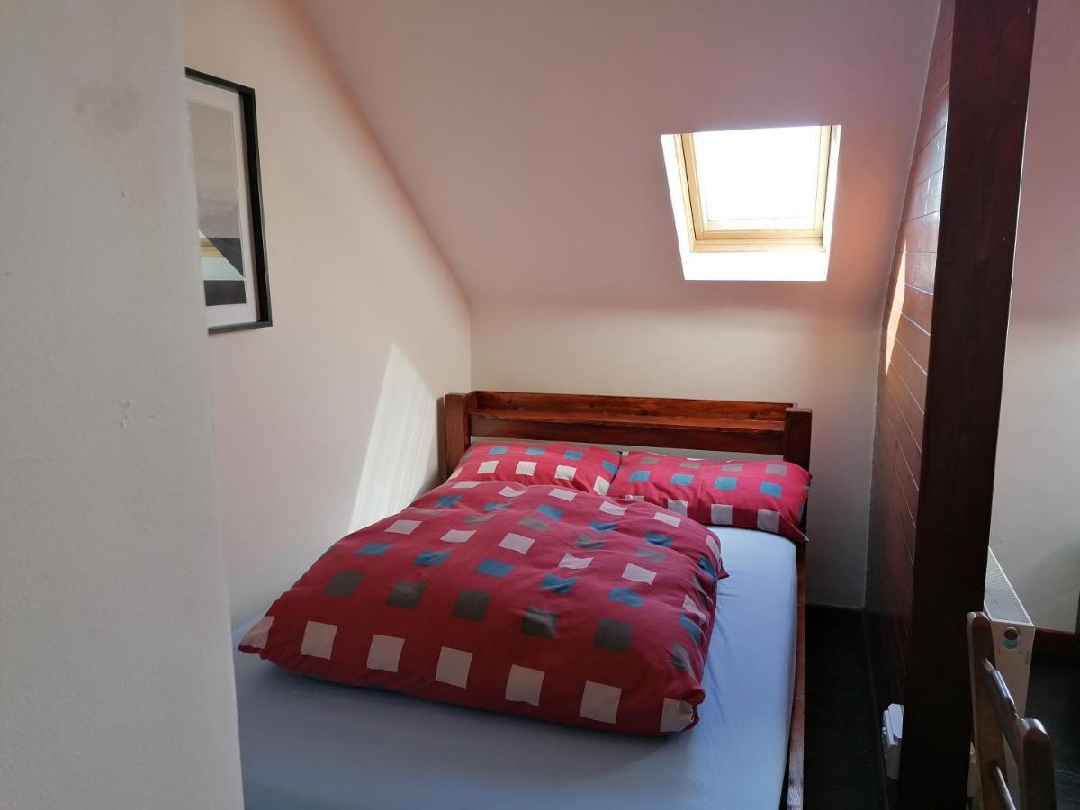Aille River Tourist Hostel And Camping Doolin Eksteriør bilde