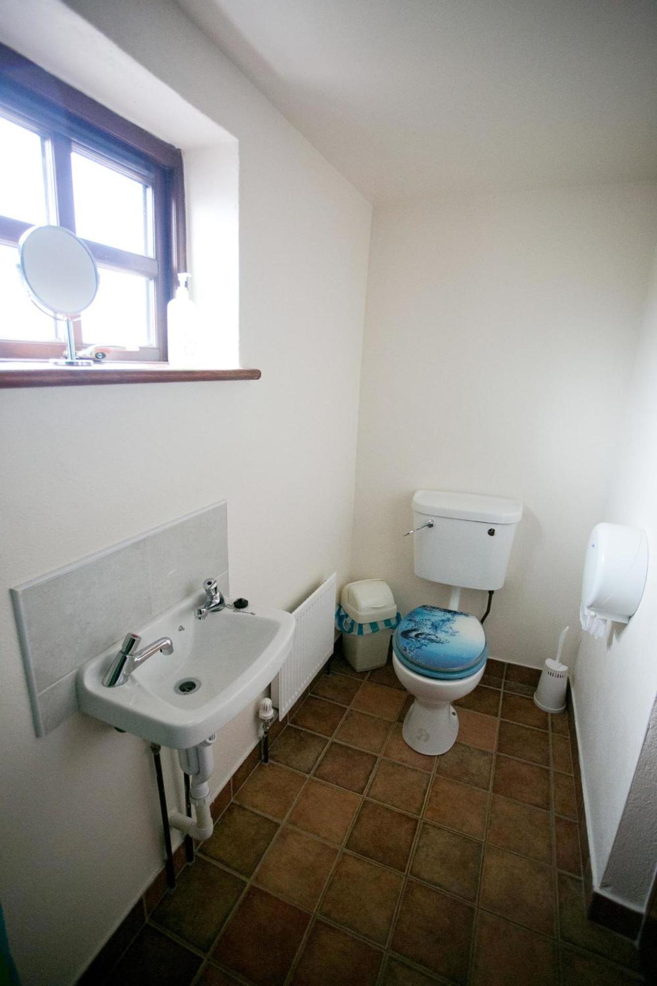 Aille River Tourist Hostel And Camping Doolin Rom bilde