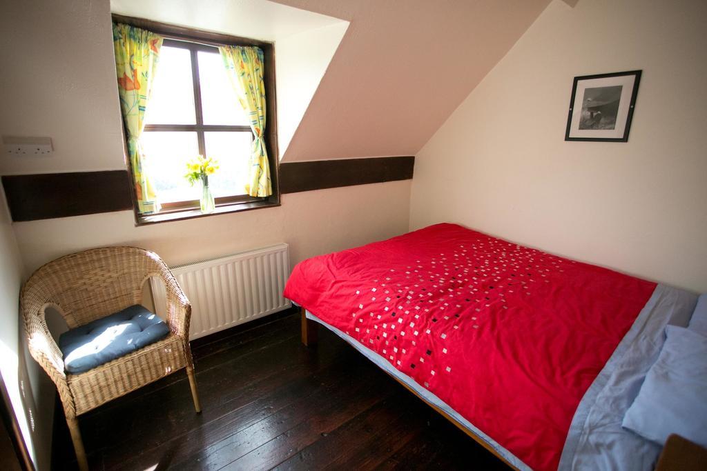 Aille River Tourist Hostel And Camping Doolin Rom bilde