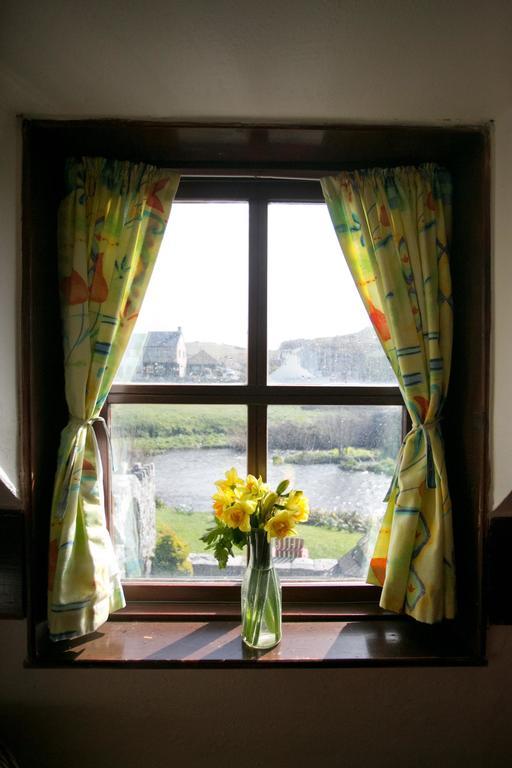 Aille River Tourist Hostel And Camping Doolin Rom bilde