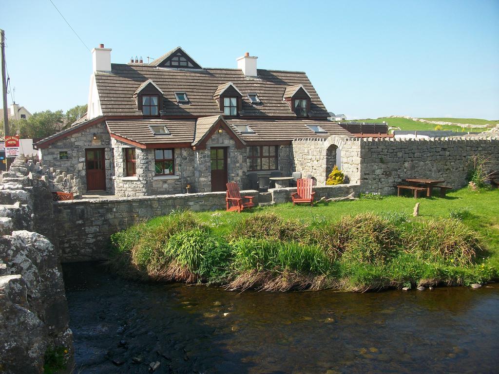 Aille River Tourist Hostel And Camping Doolin Eksteriør bilde