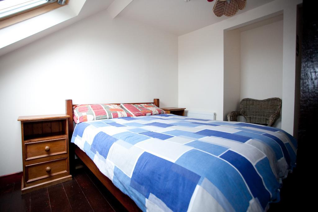 Aille River Tourist Hostel And Camping Doolin Rom bilde