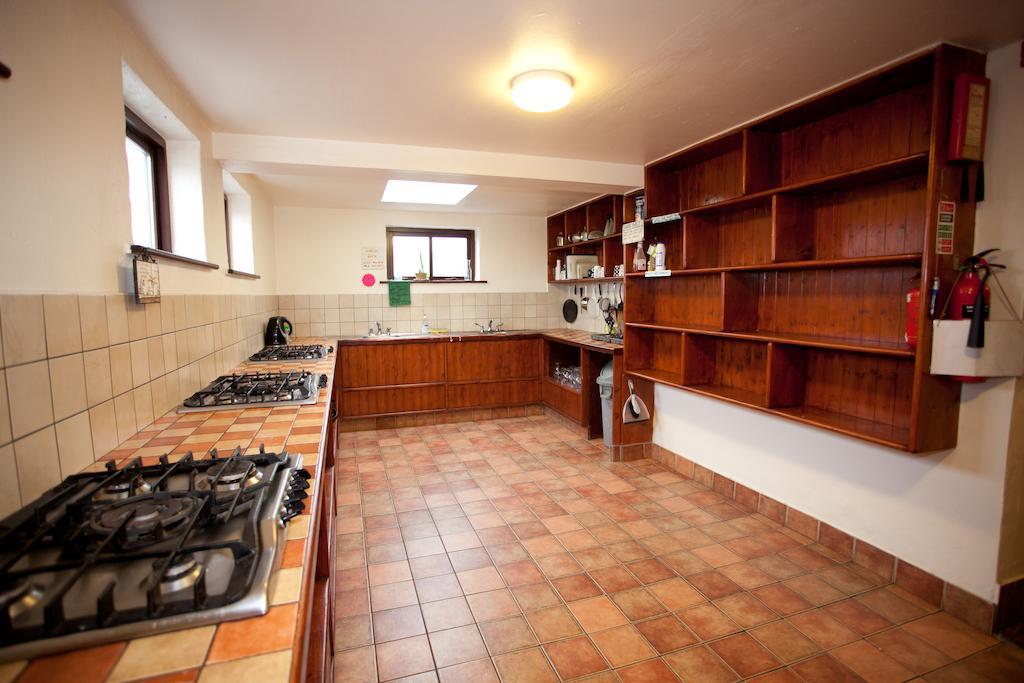 Aille River Tourist Hostel And Camping Doolin Eksteriør bilde