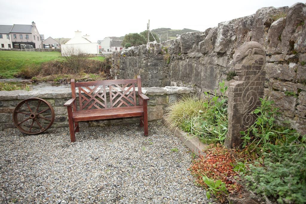 Aille River Tourist Hostel And Camping Doolin Eksteriør bilde