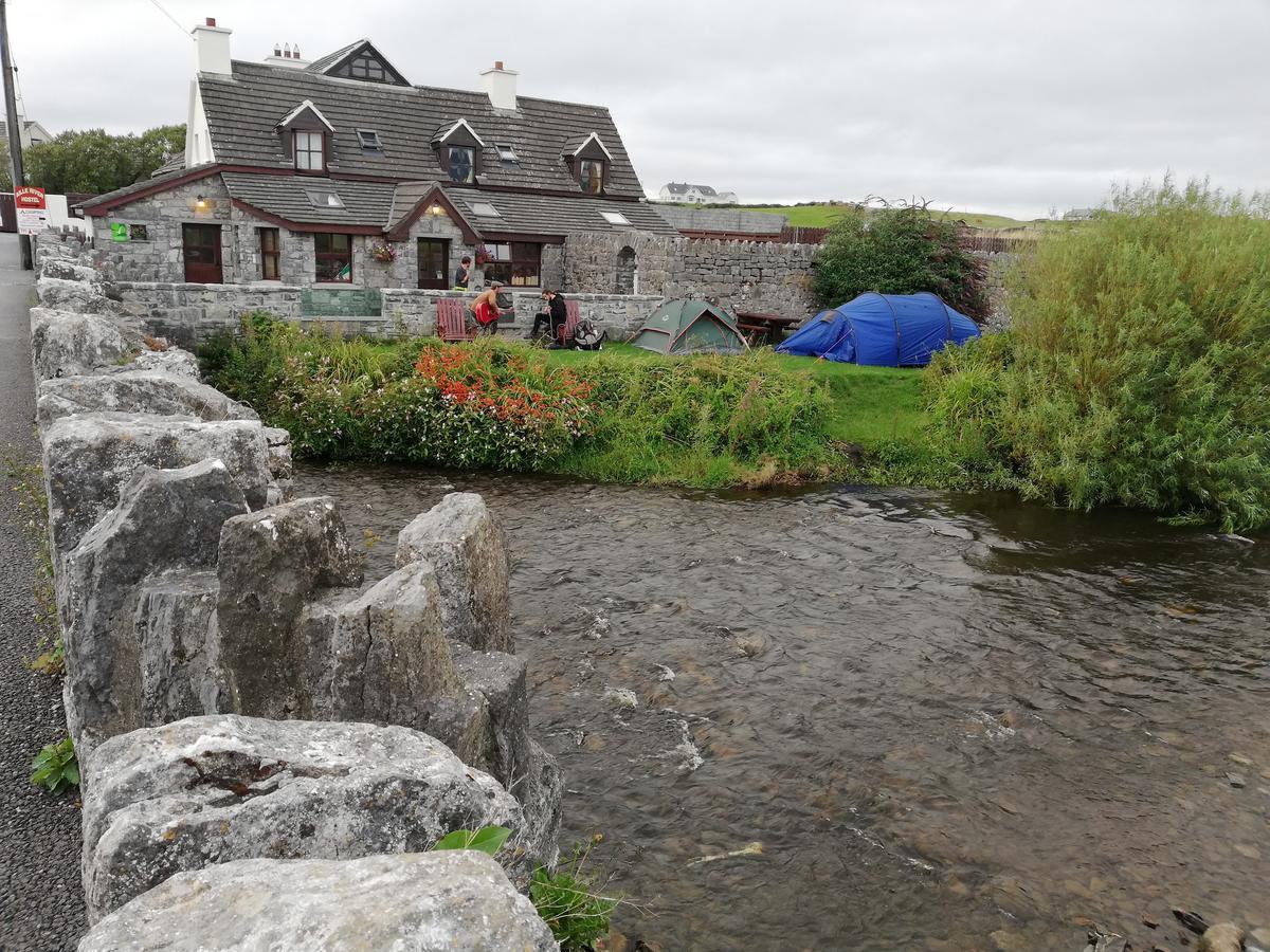 Aille River Tourist Hostel And Camping Doolin Eksteriør bilde