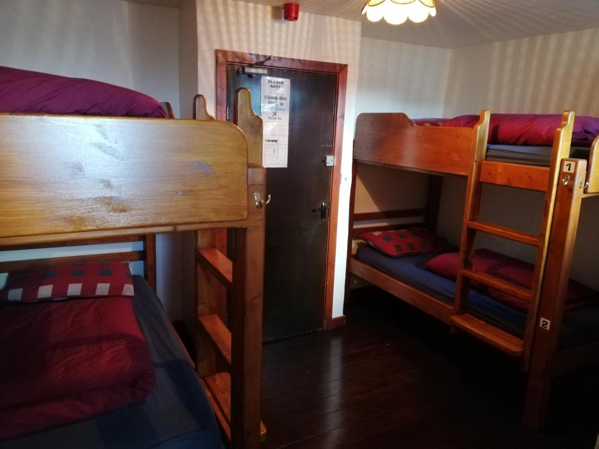 Aille River Tourist Hostel And Camping Doolin Eksteriør bilde