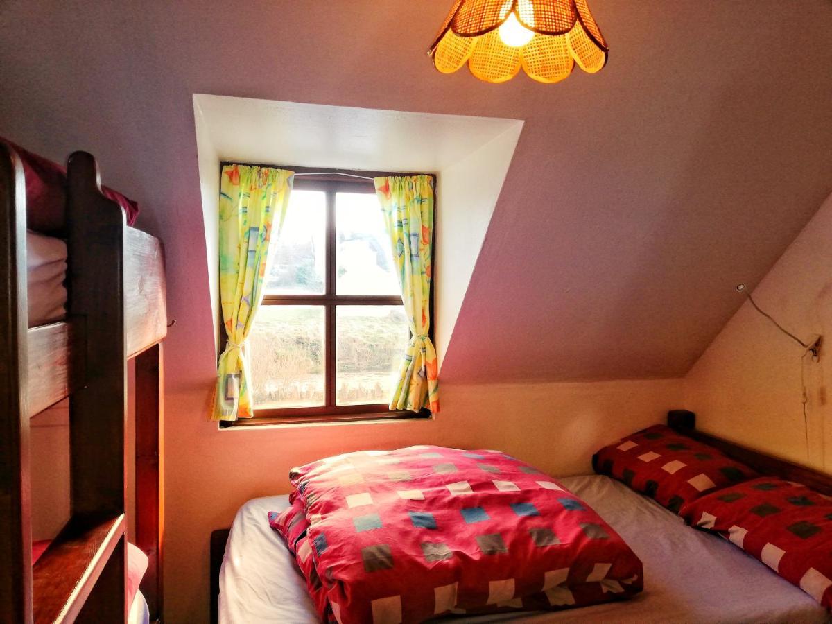 Aille River Tourist Hostel And Camping Doolin Eksteriør bilde